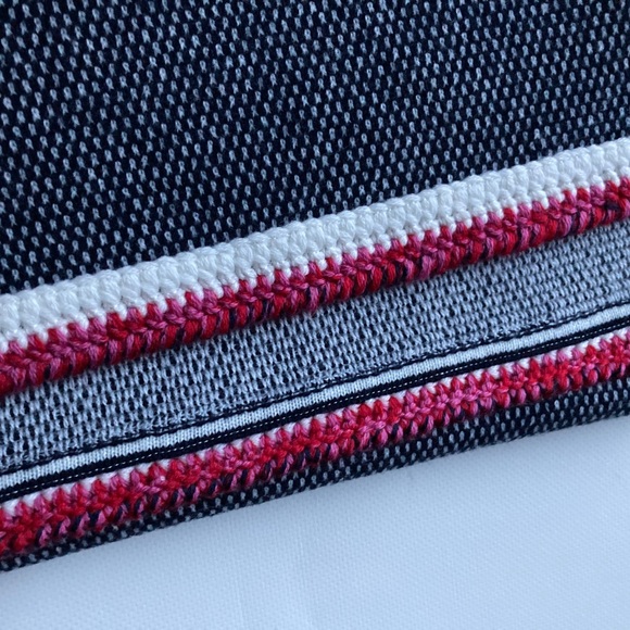 Chanel 100% cashmere scarf - Picture 4 of 8